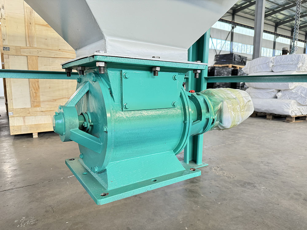 九正通明除尘厂家分享：<i style='color:red'>脉冲布袋除尘器的性能优势</i>