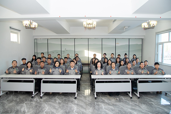 九正通明-员工合影 