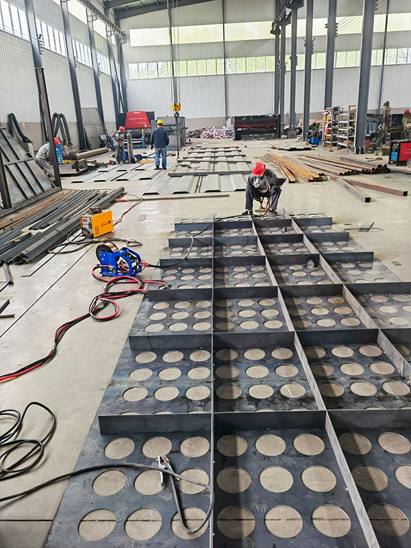 九正通明-除尘器车间一角