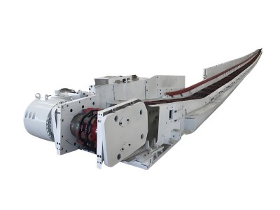 <i style='color:red'>刮板输送机</i>的优势：工业重载输送的全能解决方案