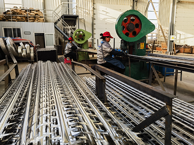 九正通明-电除尘配件车间